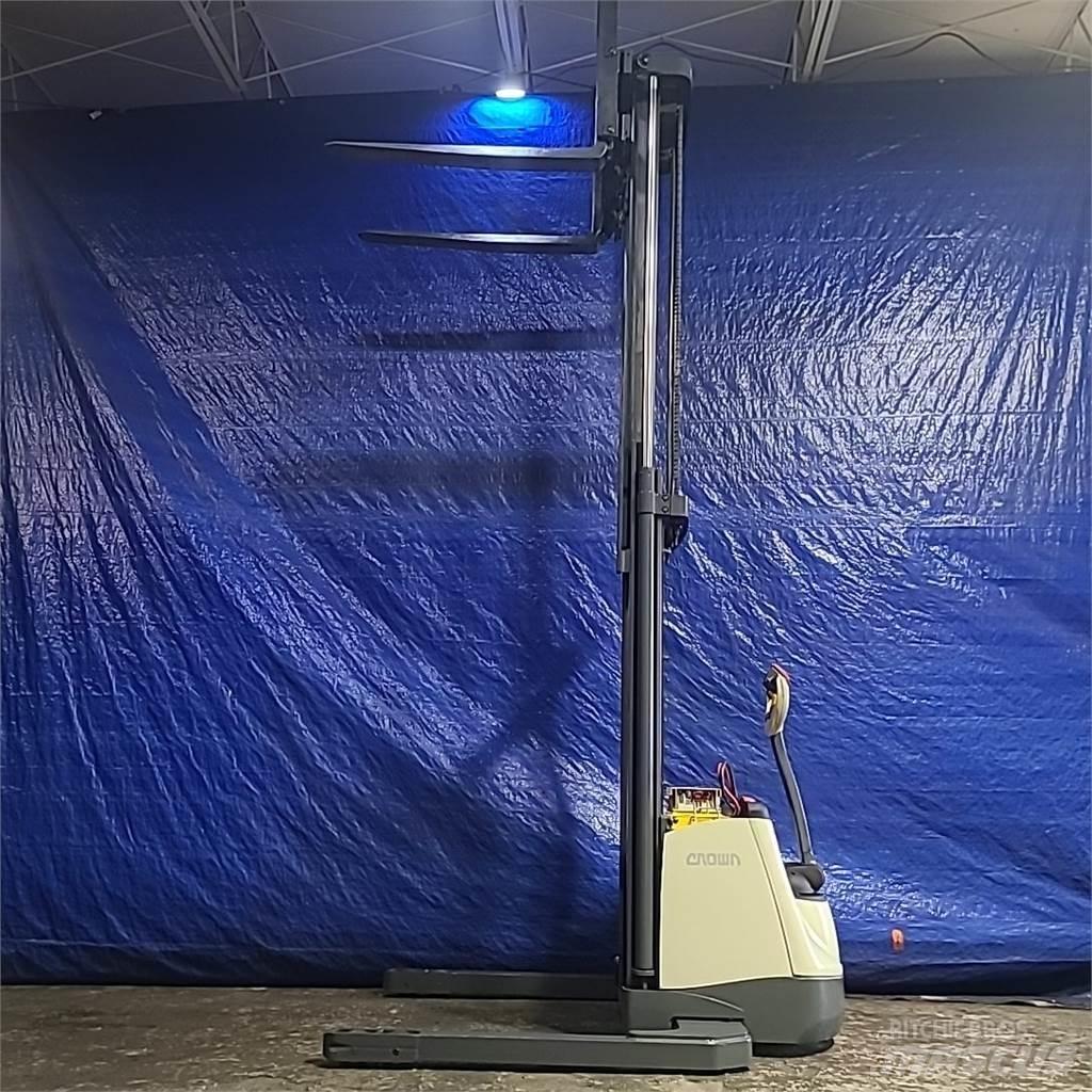 Crown SX3000-40 Staplare