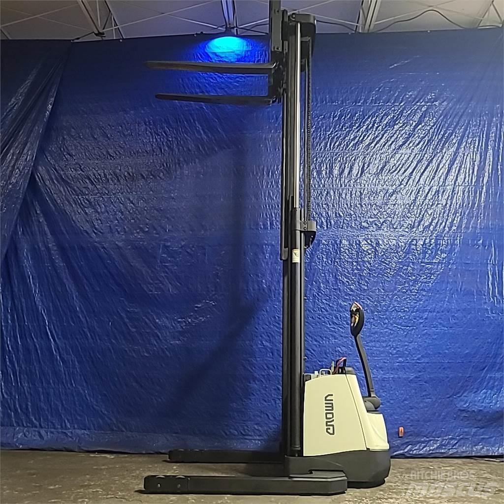 Crown SX3000-40 Staplare