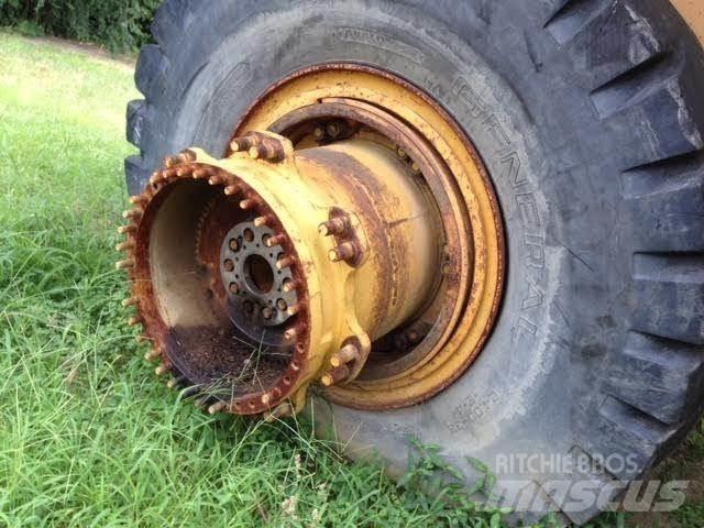 CAT 773B Midjestyrd dumper