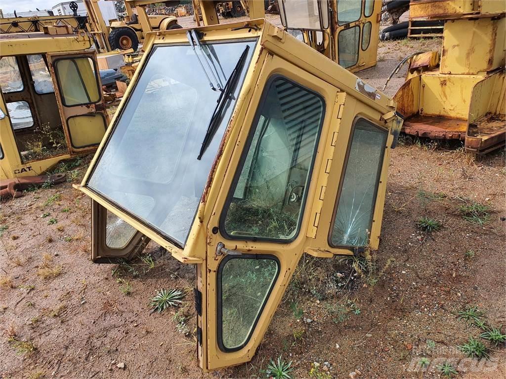 CAT 973 Hytter och interiör