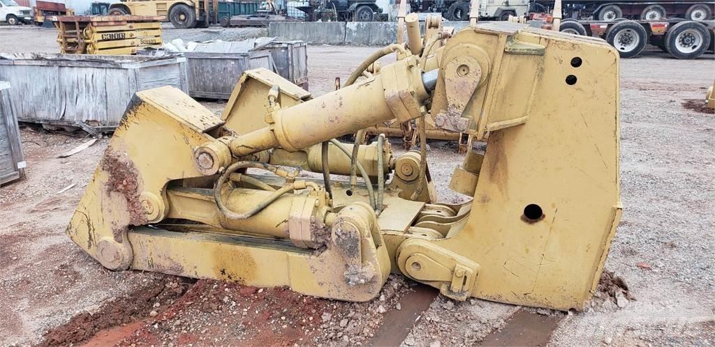 CAT D8R Rivare