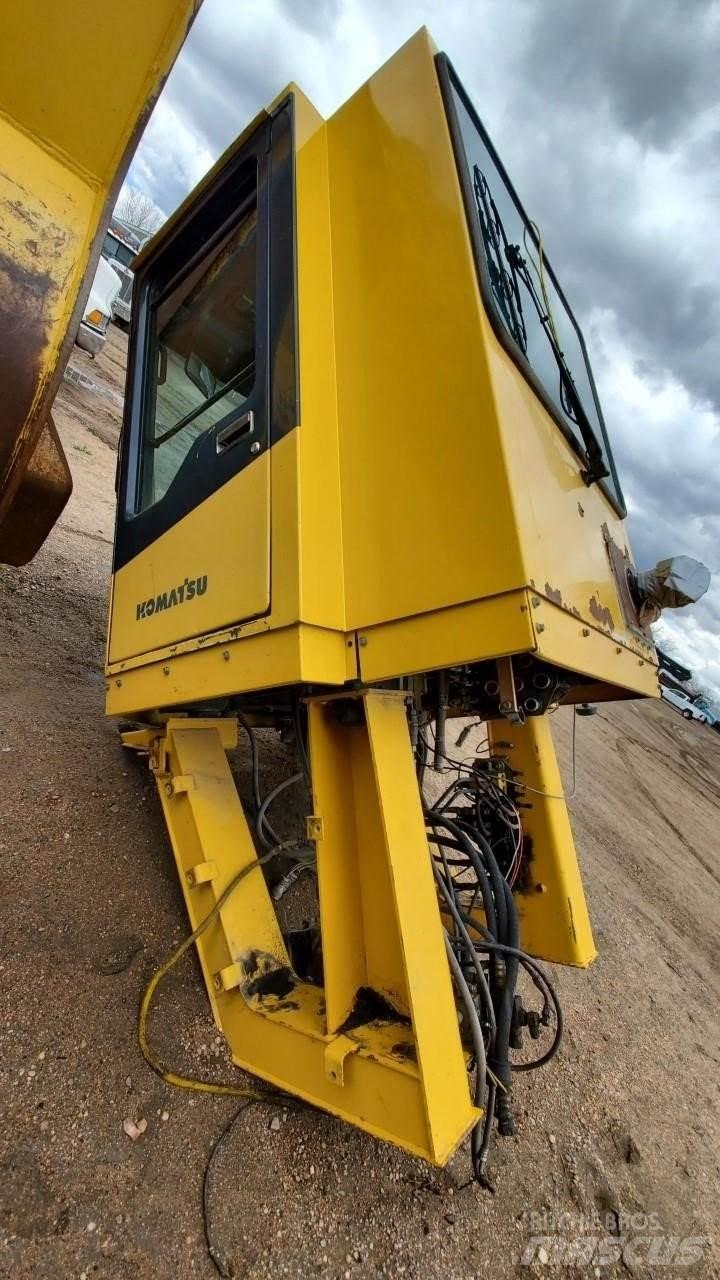 Komatsu WA1200 Hytter och interiör
