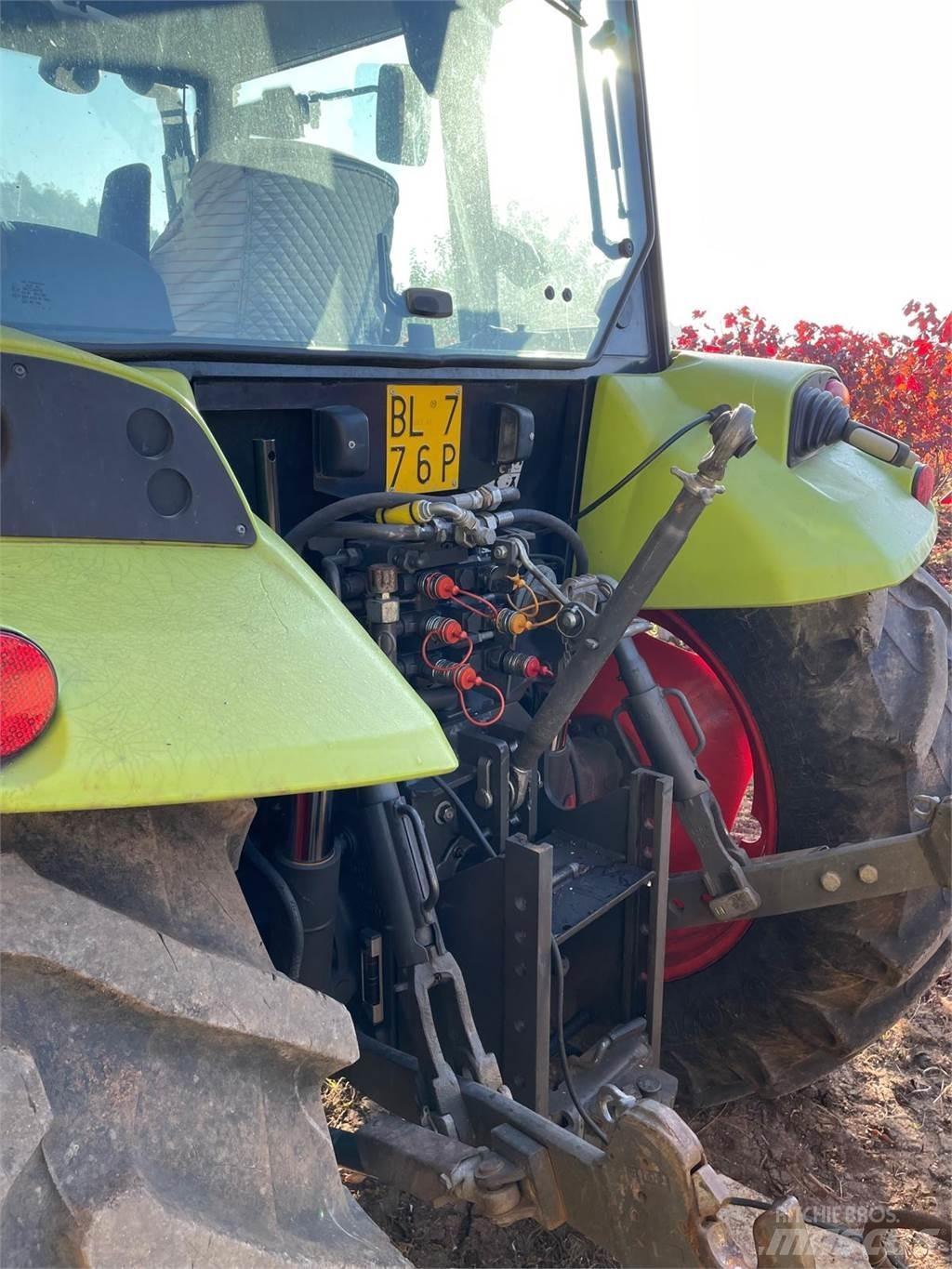 CLAAS AXOS 340 Traktorer