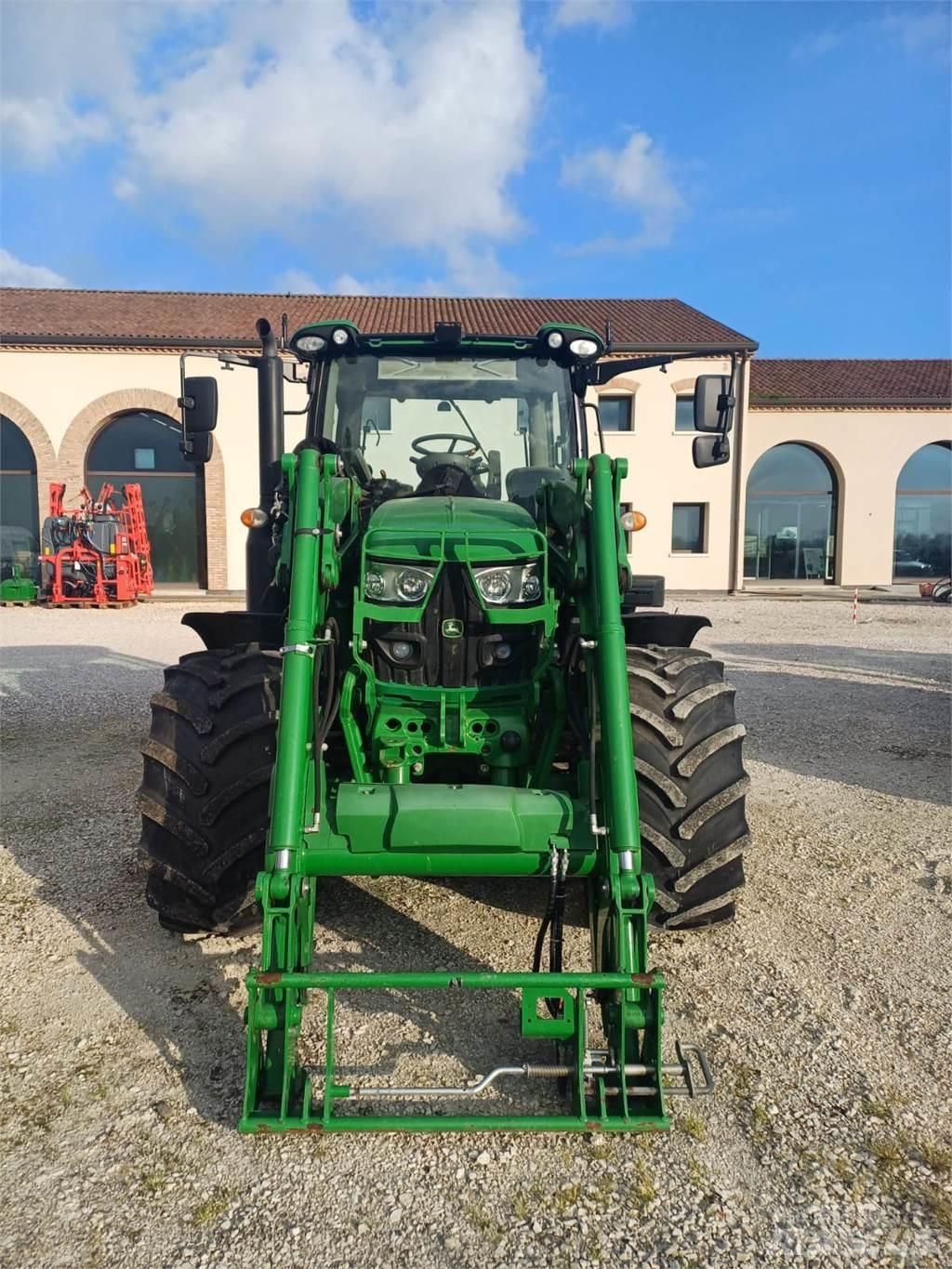 John Deere 6110 R Traktorer