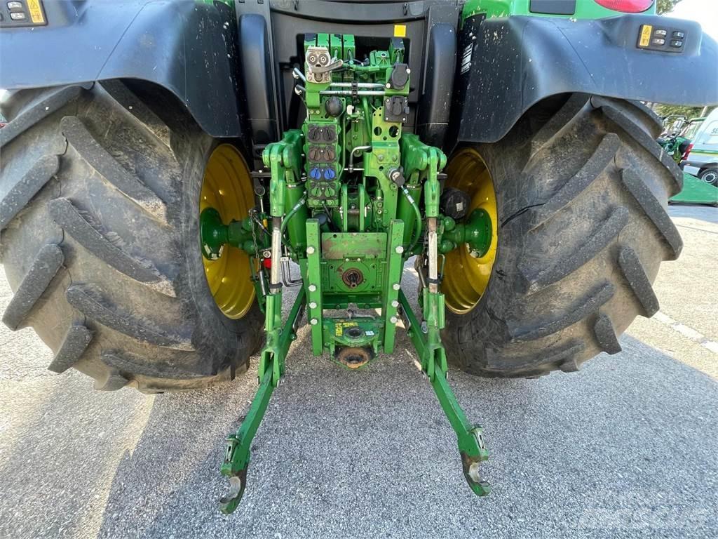 John Deere 6130 R Traktorer