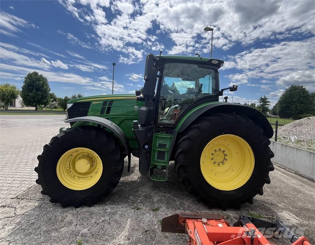 John Deere 6230 R Traktorer