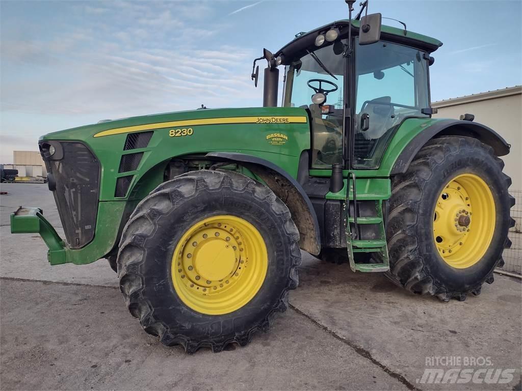 John Deere 8230 Traktorer