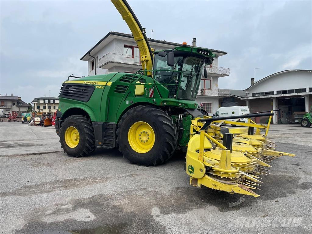 John Deere 9600i Fälthackar