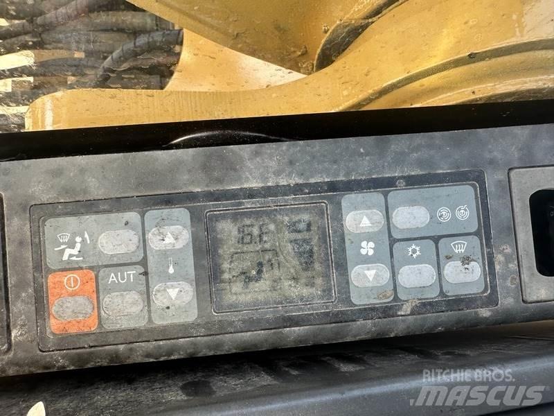 CAT 320 Bandgrävare