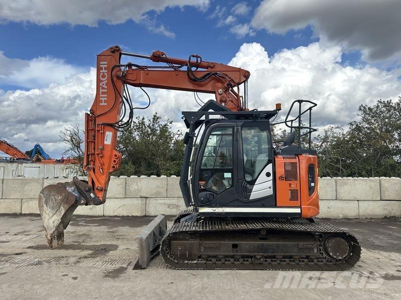 Hitachi ZX135 Rivningsgrävare