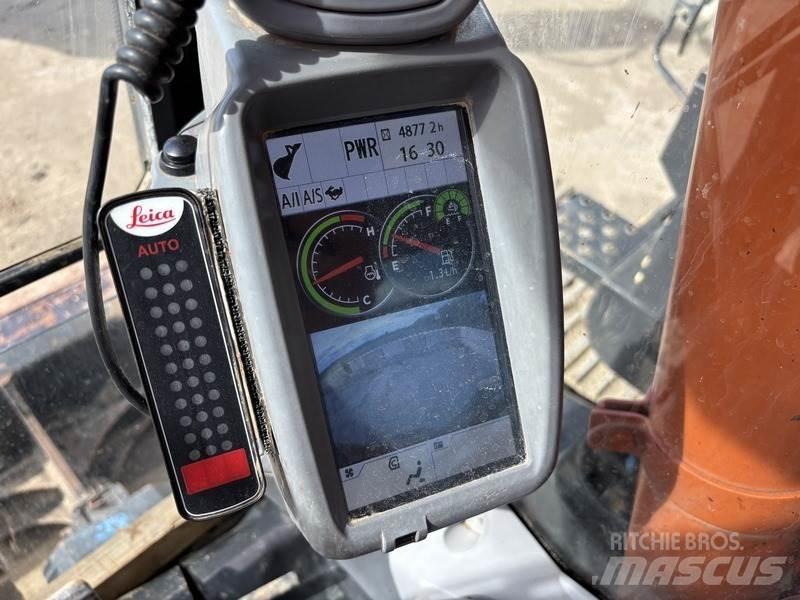 Hitachi ZX135 US-6 Bandgrävare