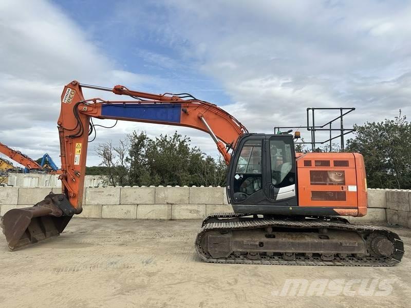 Hitachi ZX225USRLC-6 Bandgrävare