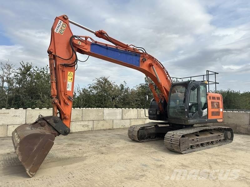 Hitachi ZX225USRLC-6 Bandgrävare