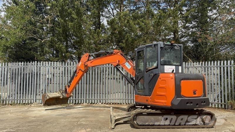 Hitachi ZX65 Midigrävmaskiner 7t - 12t