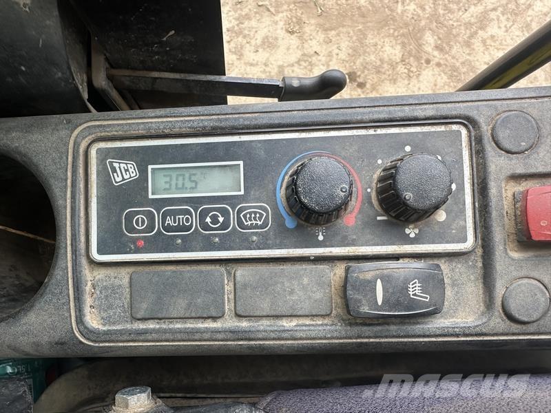 JCB JS130 Bandgrävare