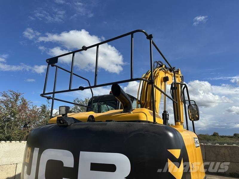 JCB JS131 LC Bandgrävare