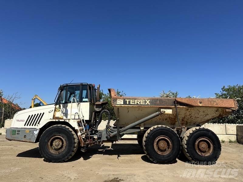 Terex TA250 Midjestyrd dumper