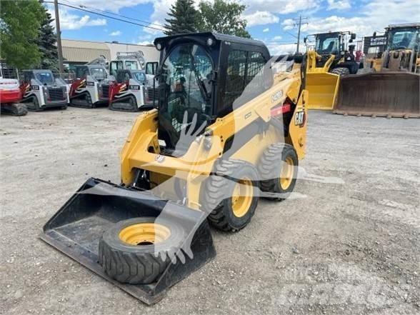 CAT 242D3 Kompaktlastare
