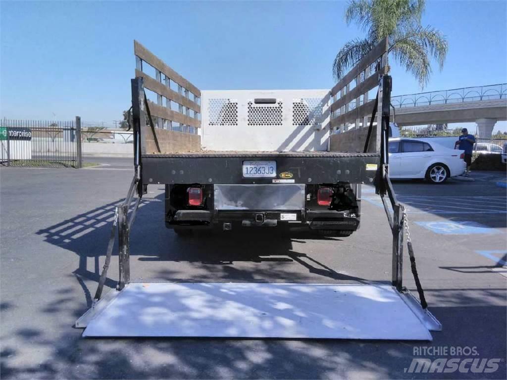 Ford F550 CREW CAB 4 Skåpbilar