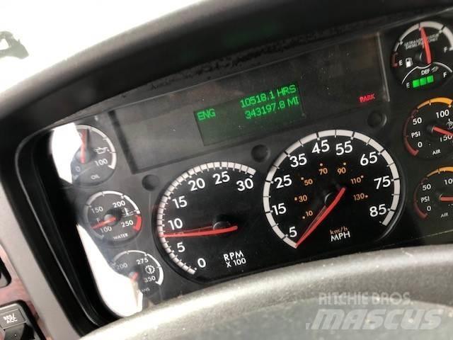 Freightliner 114SD Chassier