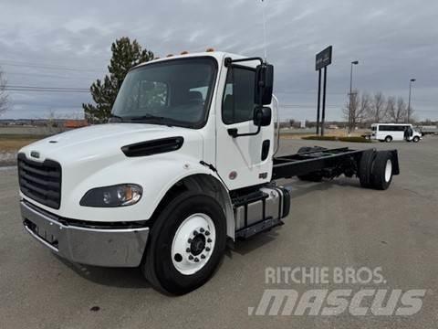 Freightliner M2 106 Dragbilar