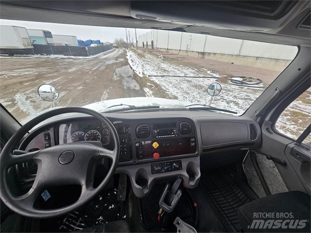 Freightliner M2 106 Dragbilar