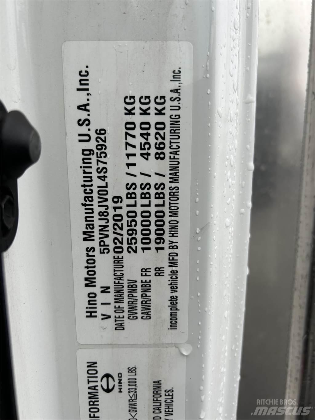 Hino 268A Skåpbilar