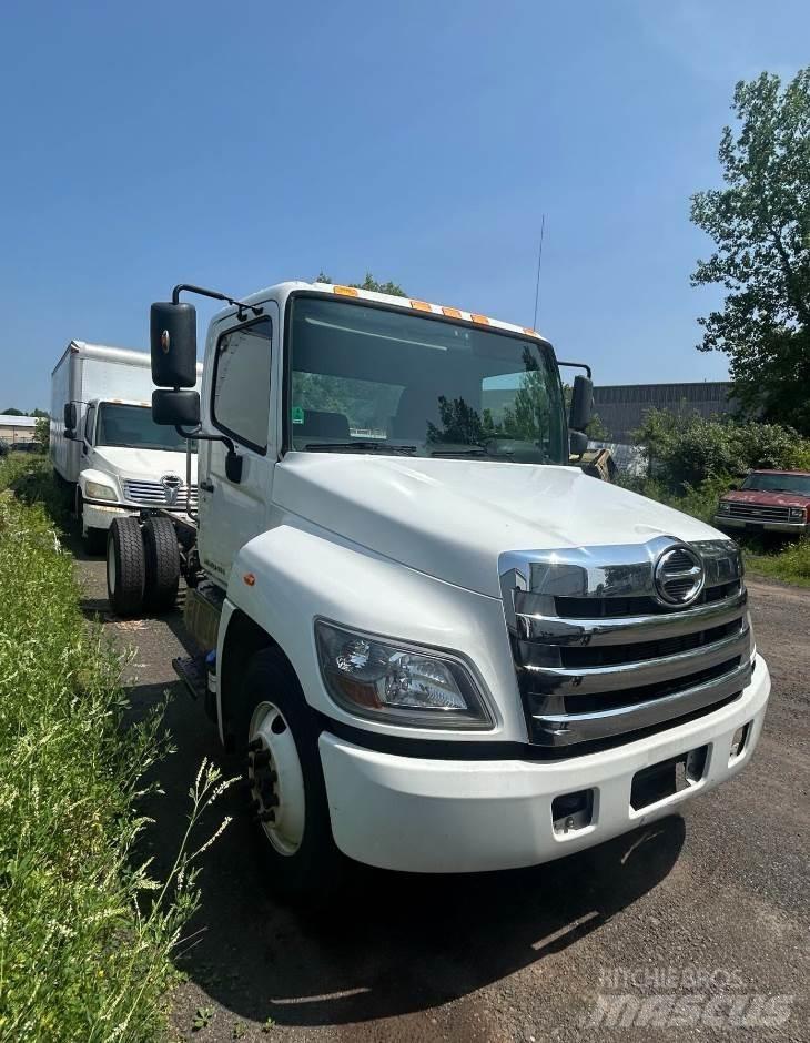 Hino 268A Chassier
