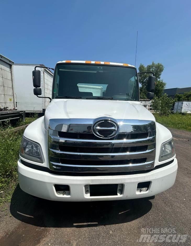 Hino 268A Chassier