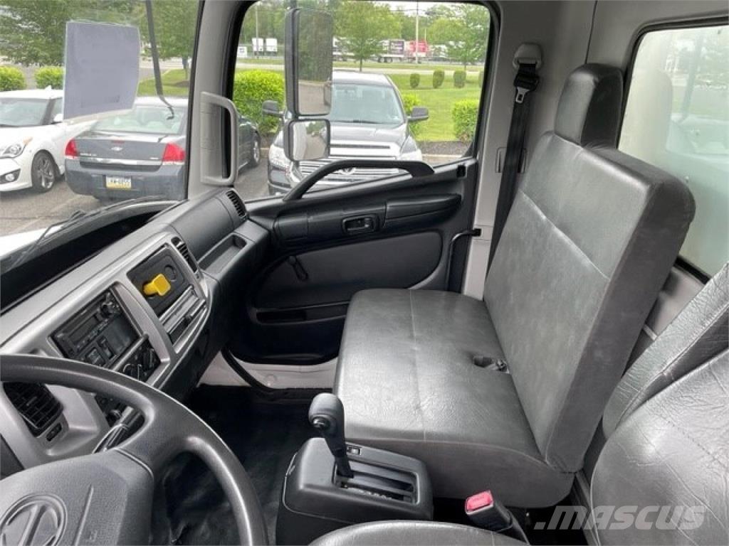 Hino 268A Skåpbilar