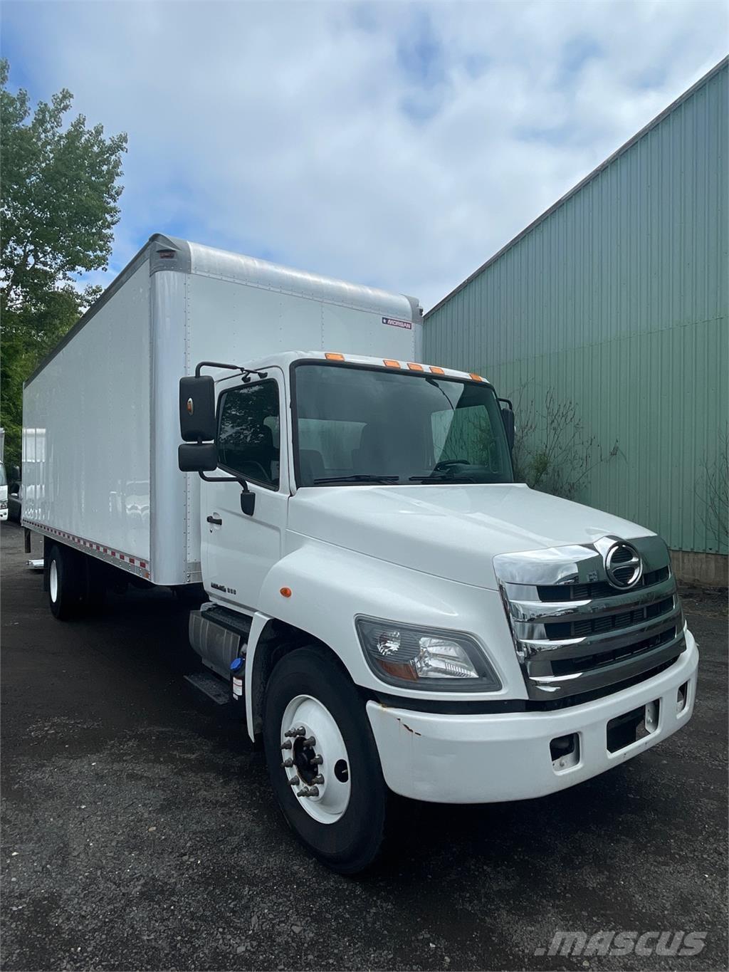 Hino 268A Skåpbilar