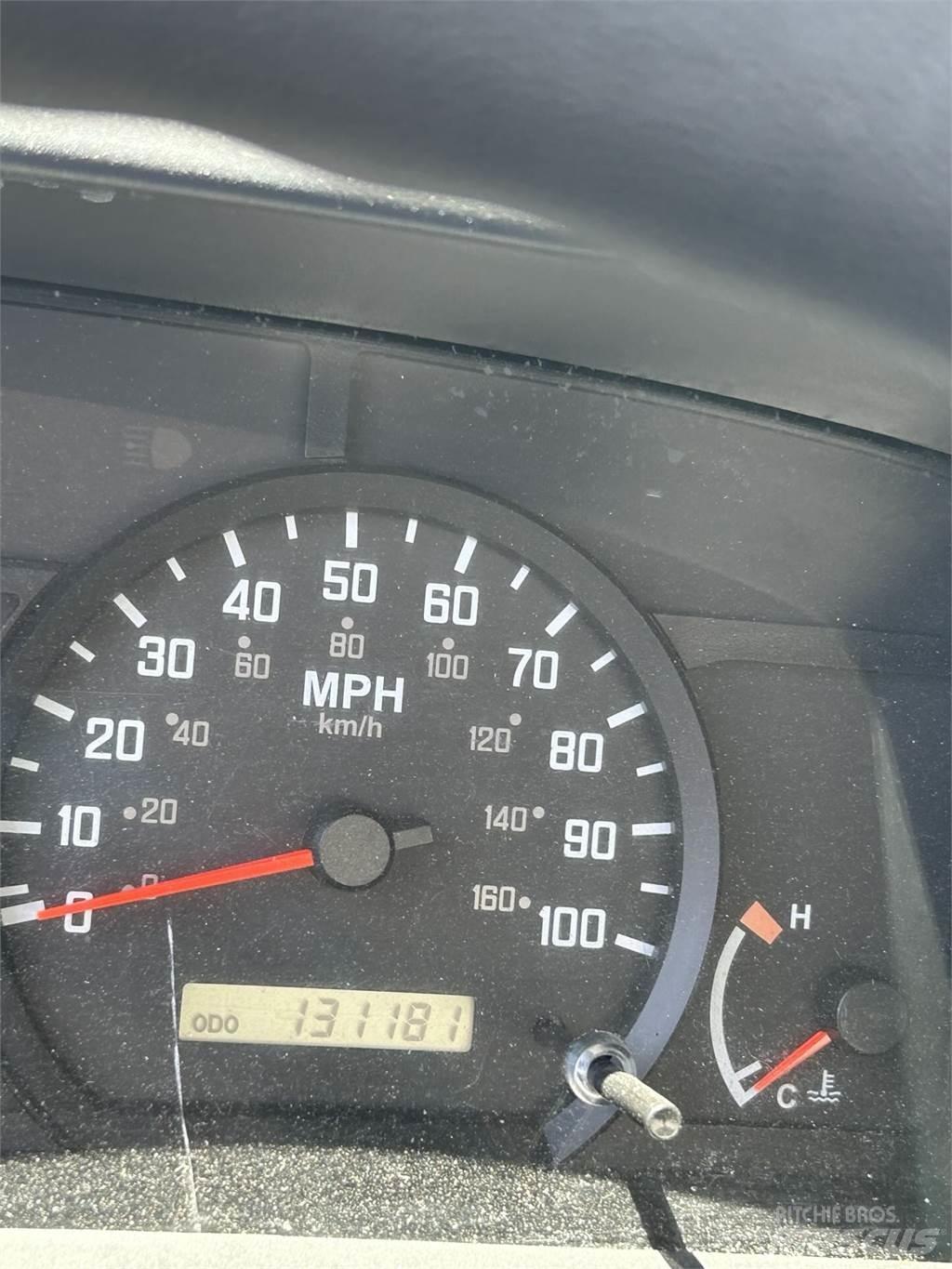 Isuzu NPR Skåpbilar