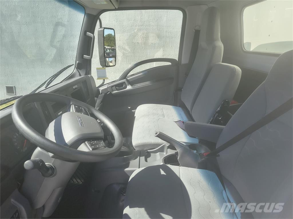 Isuzu NPR-3Y354 Skåpbilar