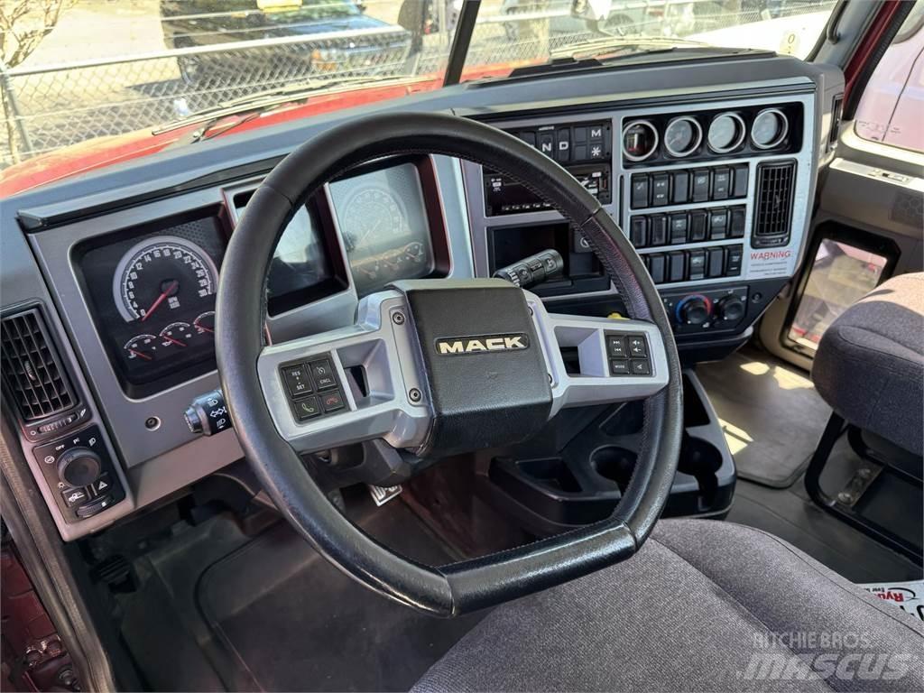 Mack AN64T Dragbilar