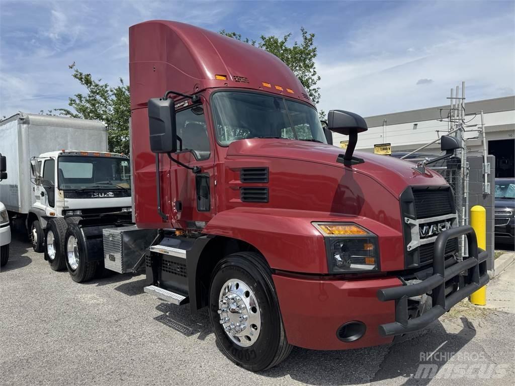 Mack AN64T Dragbilar