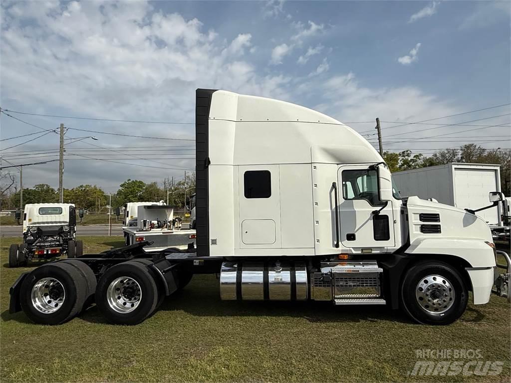 Mack AN64T Dragbilar