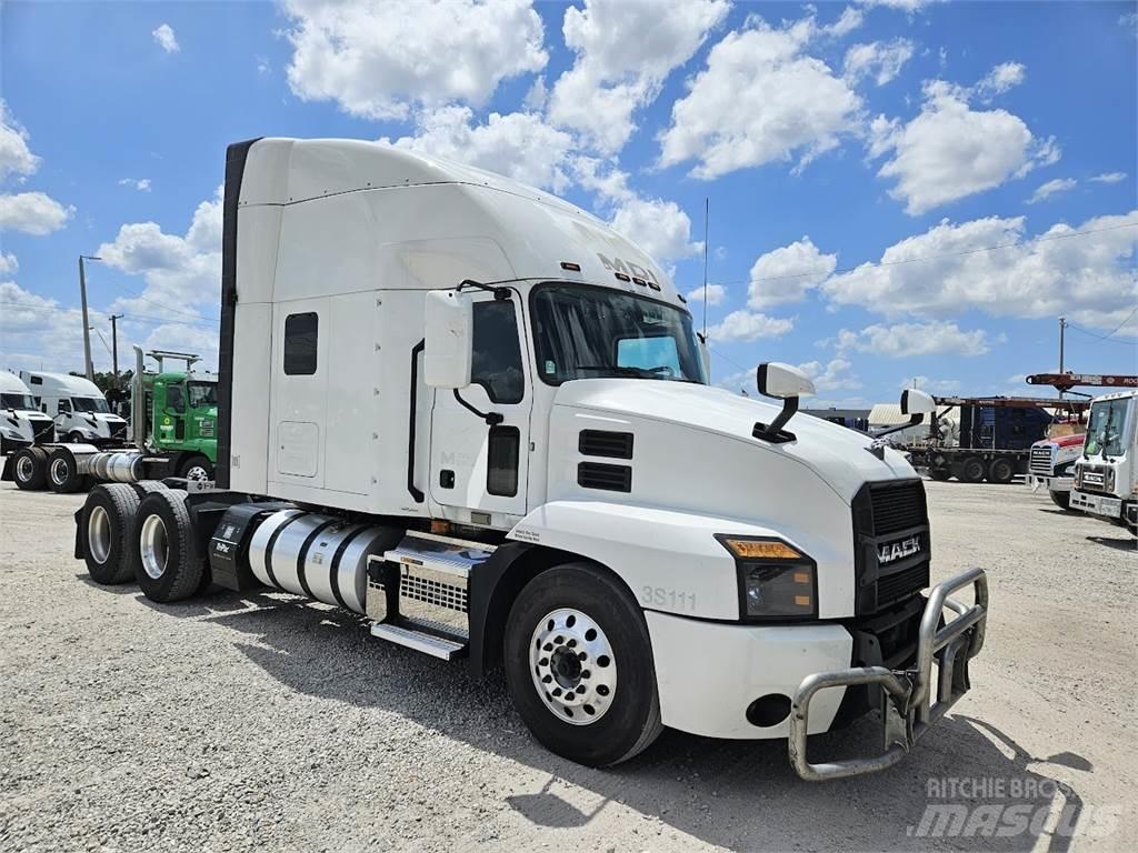 Mack AN64T Dragbilar
