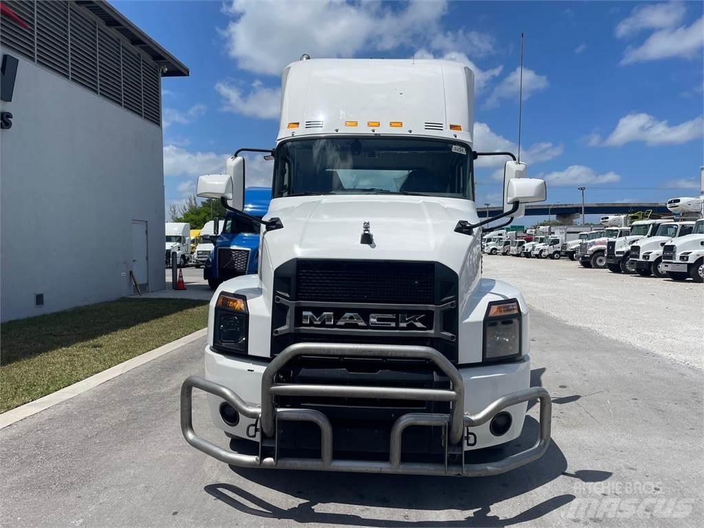 Mack AN64T Dragbilar