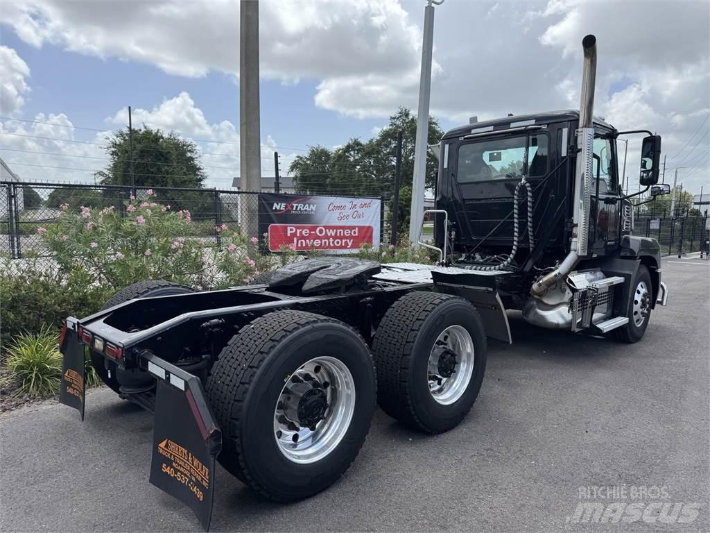 Mack AN64T Dragbilar