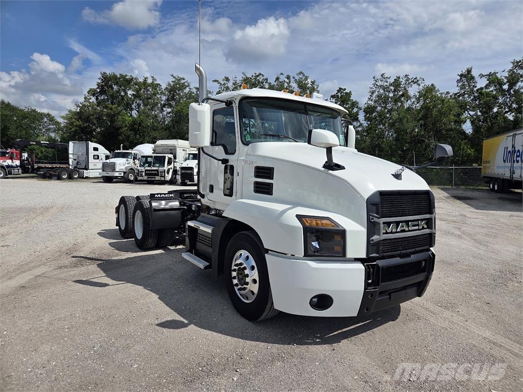 Mack AN64T Dragbilar