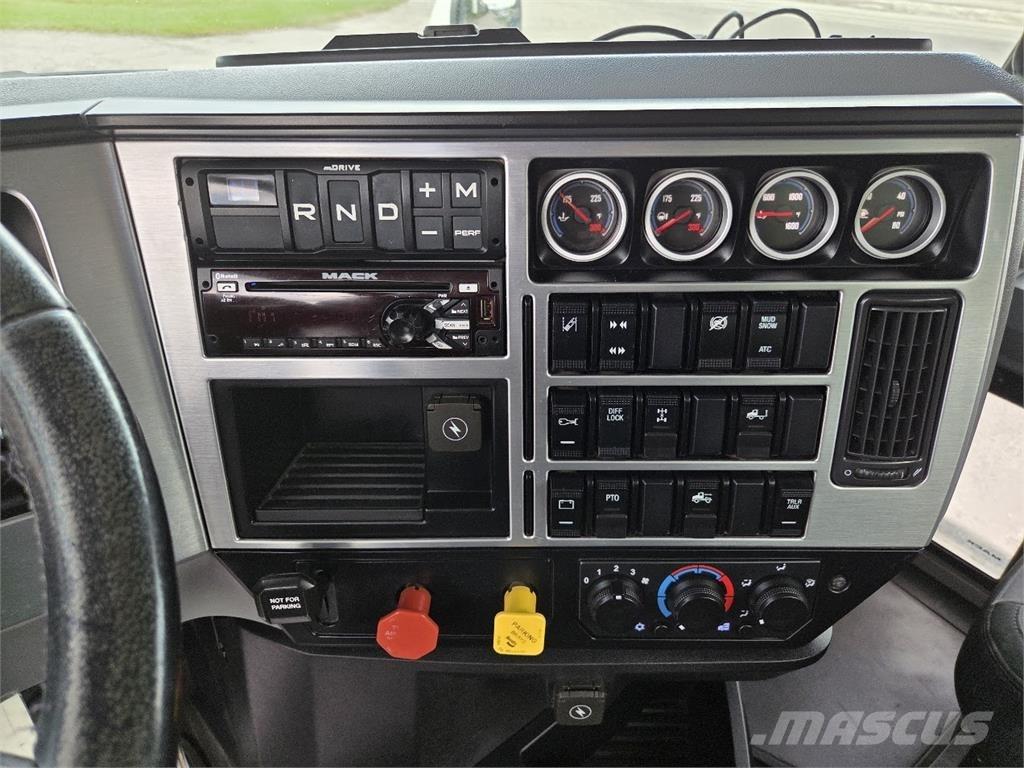 Mack AN64T Dragbilar