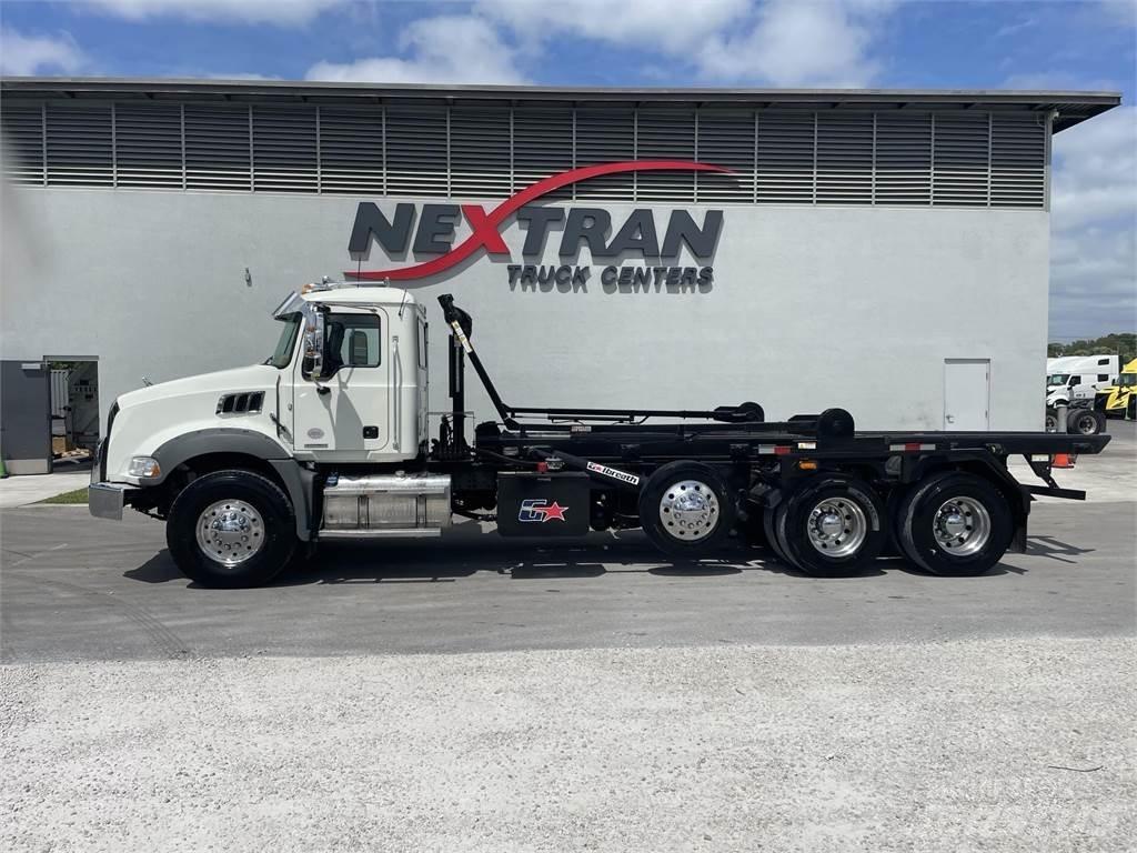 Mack GR64B Dragbilar
