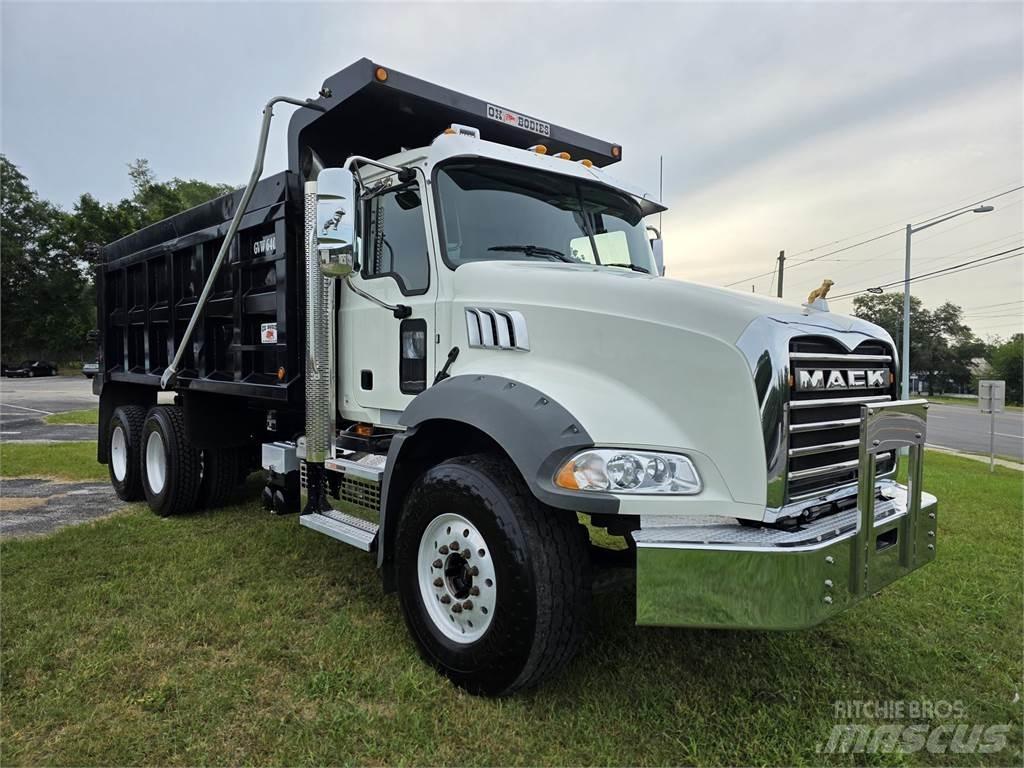 Mack GR64B Tippbilar