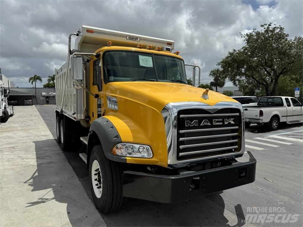Mack GR64BRX Tippbilar