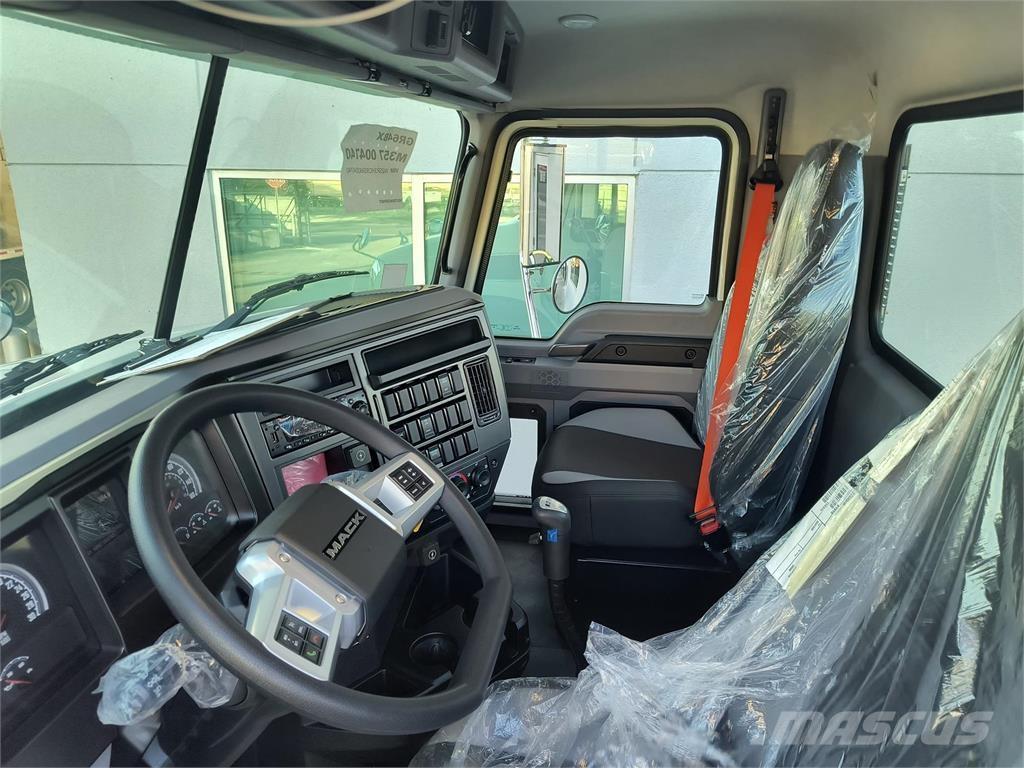 Mack GR64BX Cementbil