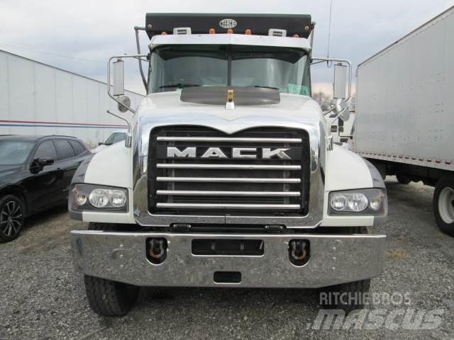Mack GR64F Tippbilar