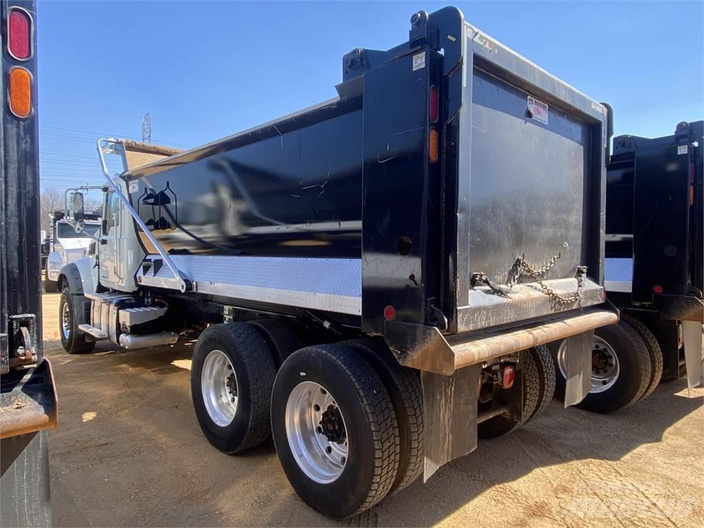 Mack GR64F Tippbilar