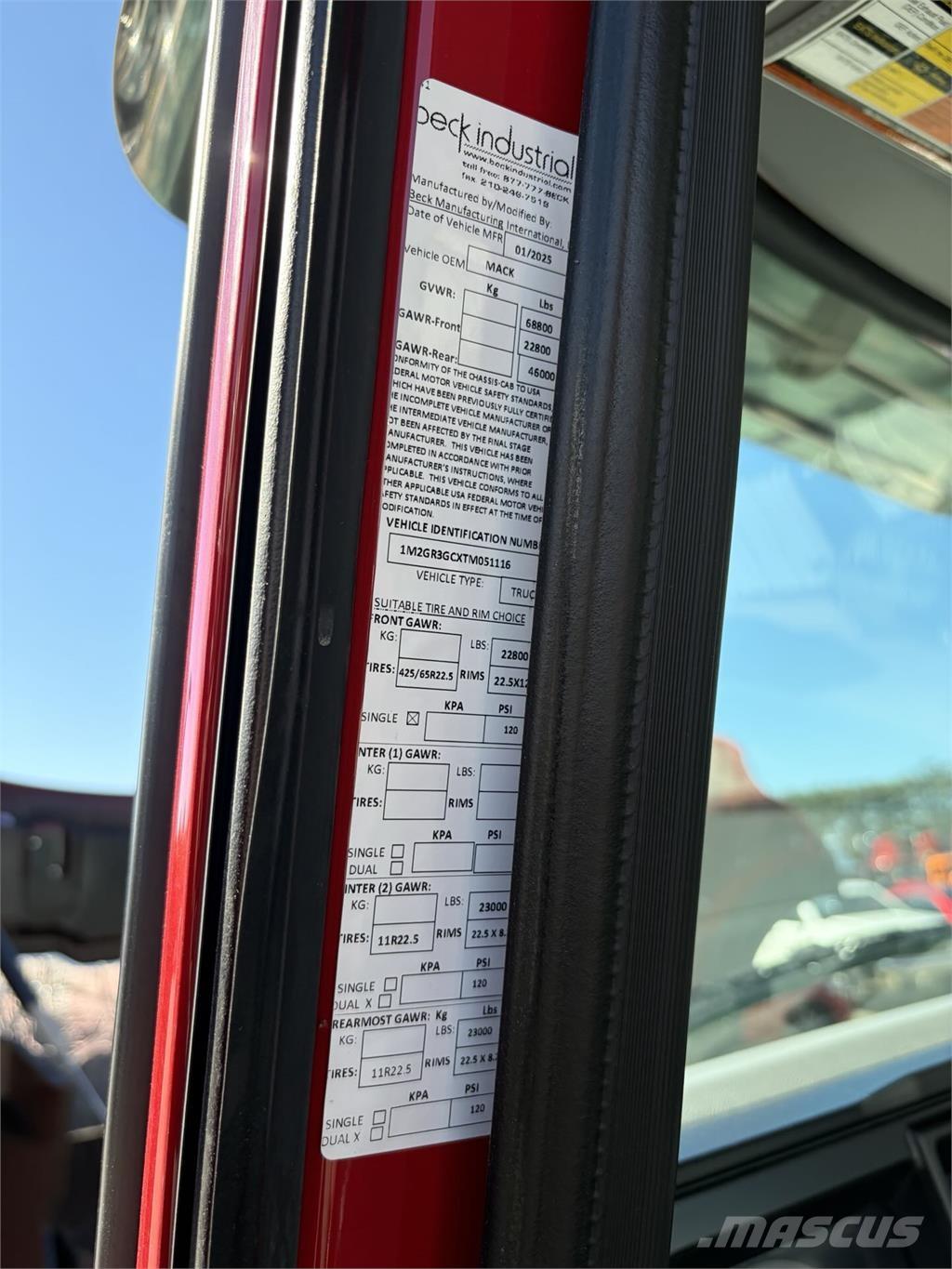 Mack GR64FR Cementbil