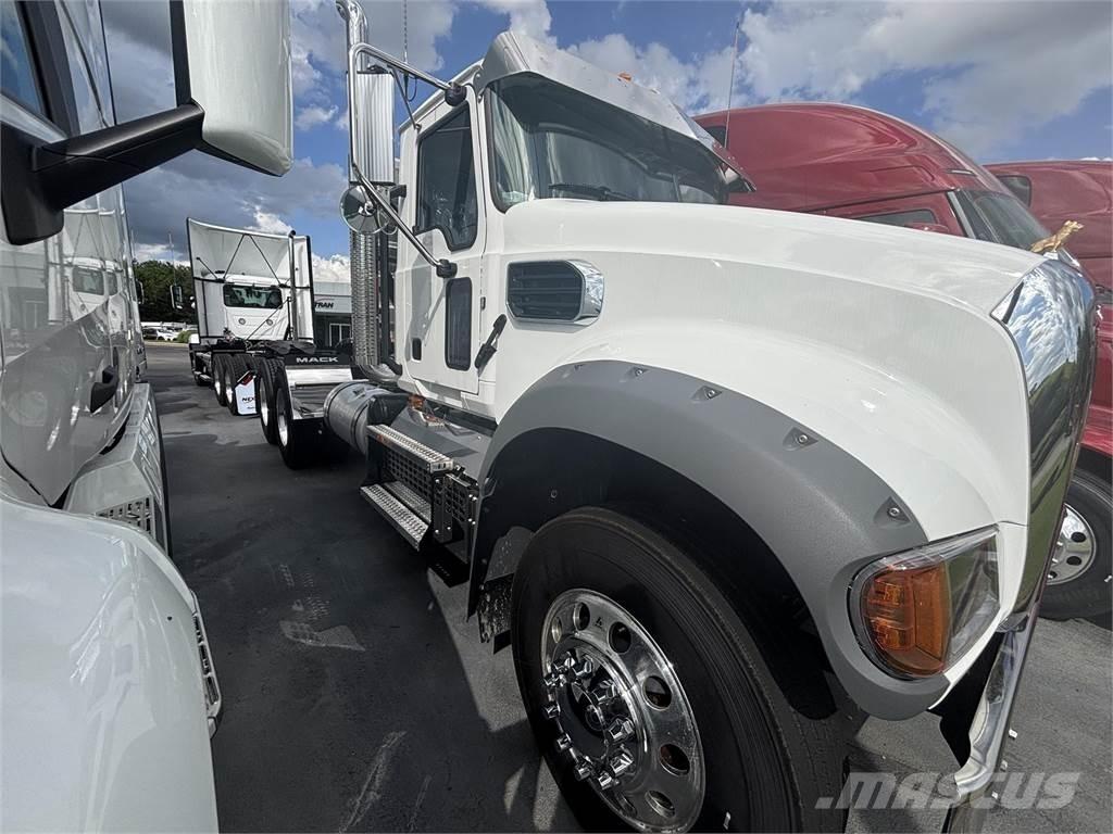 Mack GR64FT Dragbilar