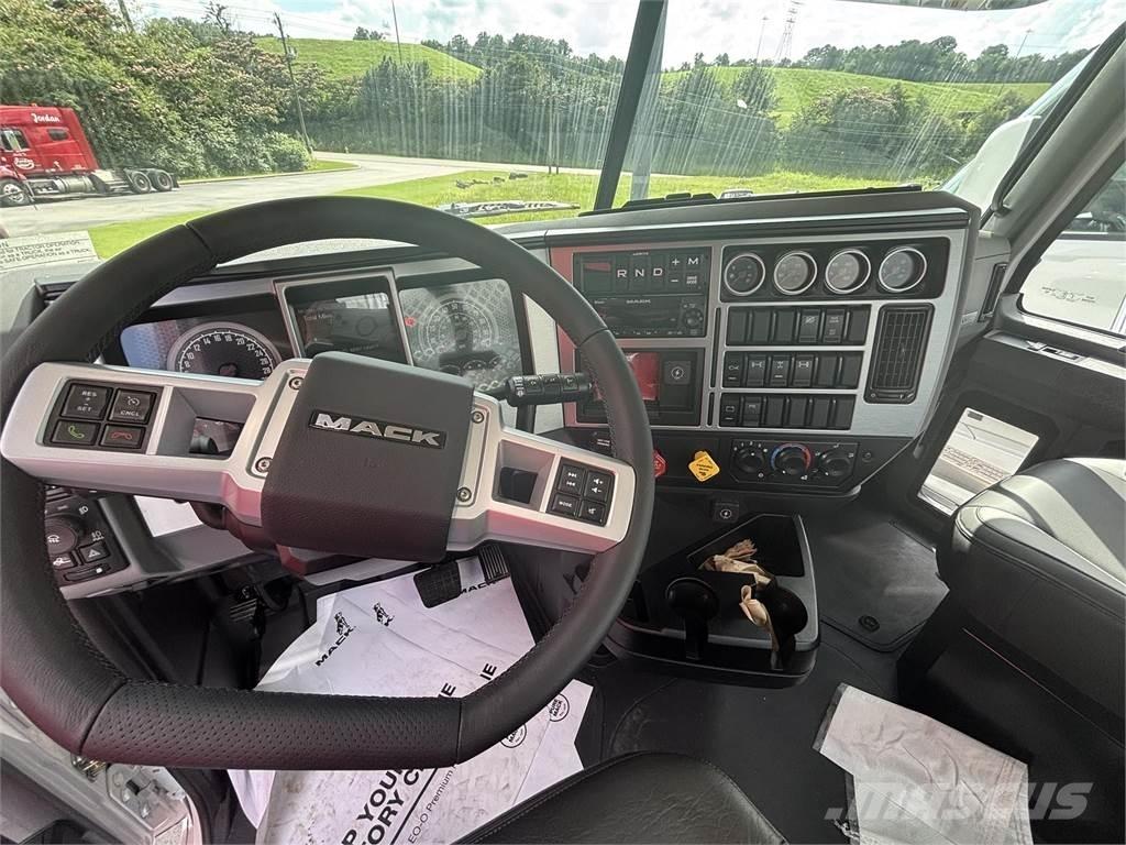 Mack GR64FT Dragbilar